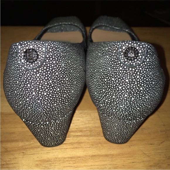 Vendra Daisy Wedge Round Peep Toe Pumps Womens Size 8.5M Black White Polka Dots - Picture 4 of 6